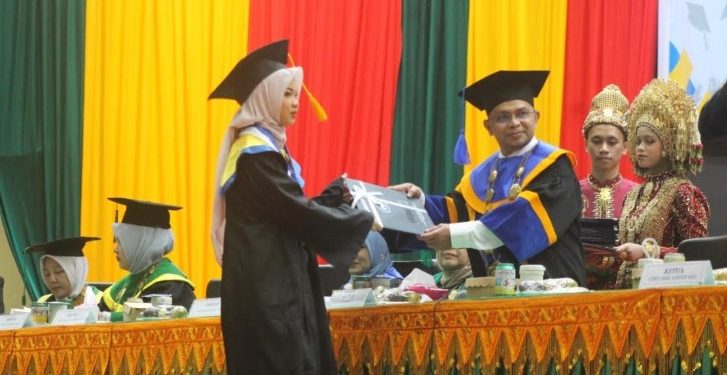 11 PTS Tenaga Kesehatan di Aceh Selenggarakan Wisuda Bersama