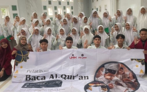 Mahasiswa Prodi PAI UMM Gelar Pelatihan Membaca Al-Qur’an di SMAN 1 Kota Malang