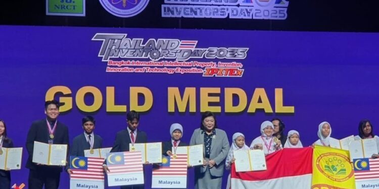 Sisihkan Peserta dari 45 Negara, Siswa Muhammadiyah Harumkan Indonesia di Thailand