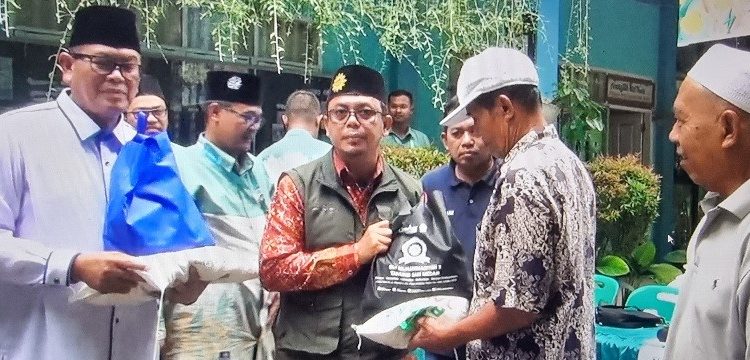“Mutiara Meraih Berkah” SMPM-3 Tanjung Sari Bagikan 328 Paket Ramadan
