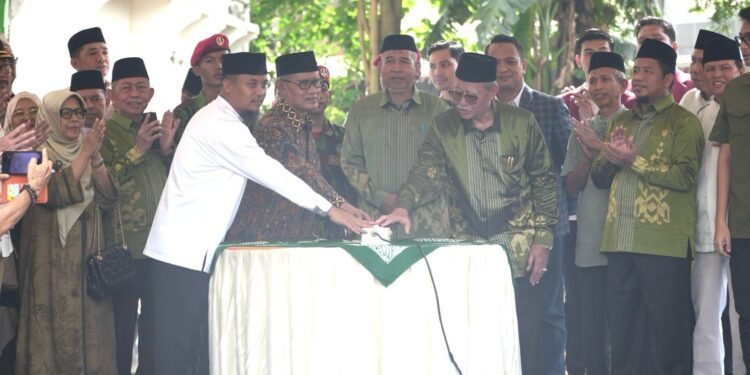Haedar Nashir Letakkan Batu Pertama Gedung 13 Lantai PWM Sulawesi Selatan