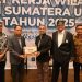 Rektor UMSU Terima Award “Best Inspiring Leader” APTISI Sumut