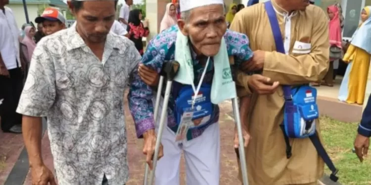 Didominasi Lansia, Kemenag imbau calon haji Tapsel jaga kesehatan dan ikuti arahan petugas