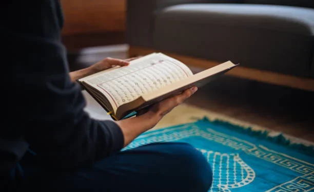 Jika Islam Agama Universal, Mengapa Al-Qur’an Diturunkan dalam Bahasa Arab?