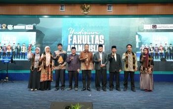 FAI UMSU Yudisium 159 Lulusan  Rektor Apresiasi Prestasi Internasional