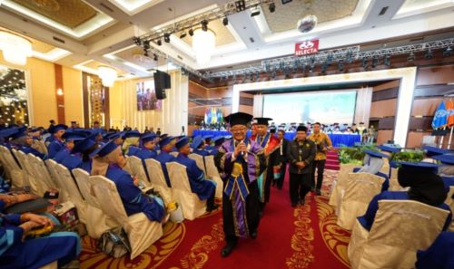 UMSU Gelar Wisuda 1.940 Lulusan, Mendikdasmen Abdul Mu’ti Sampaikan Pesan Penting