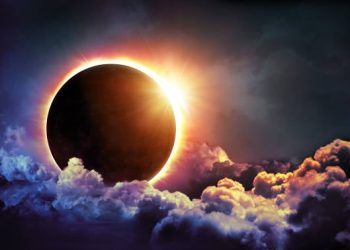 Khutbah Salat Gerhana: Pantulan Cahaya, Pantulan Iman