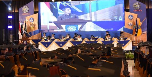 Wamen Fajar Ajak Wisudawan UMTAS Jadi Pembelajar Cepat dan Pencipta Nilai