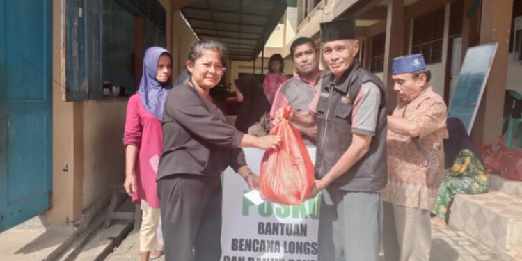 Posko Bencana Muhammadiyah Sibolga Kembali Serahkan Bantuan