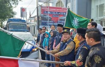 30 Ton Beras Bantuan NGO UEA Didistribusikan Untuk Korban Bencana di Sumut dan Aceh