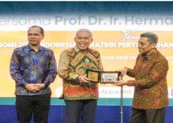 Di Panggung Expert’s Talk, Dua Ekonom Menakar Realisme Target 8 Persen Ekonomi 2026