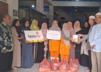 PCM, PCA dan LazisMu Kampung Dadap Bergerak Bantu Korban Banjir