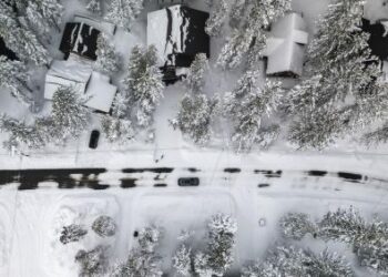 AS Dihantam Malapetaka, Warga Hidup Tanpa Listrik-Penerbangan Lumpuh