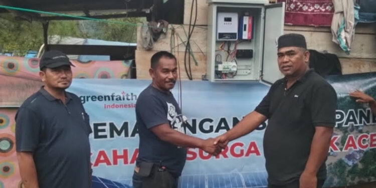 Muhammadiyah Pasang Panel Listrik Tenaga Surya di Desa Delung Sekinel & Kete Reje Linge