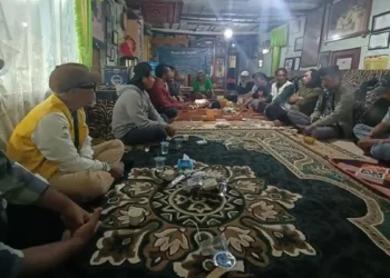 Kuet Mi Uyet: Ketika Seniman Gayo Duduk Melingkar dan Luka Dibacakan Pelan