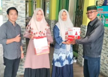 Majelis Dikdasmen & PNF Medan Berbagi Paket Lebaran