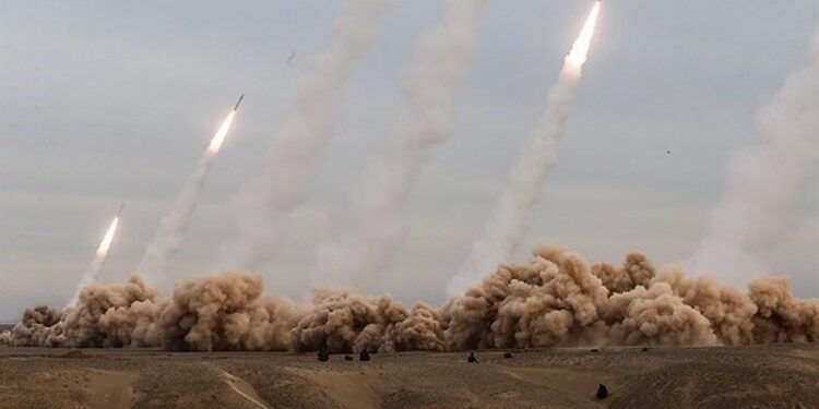 Sebulan Perang Iran-AS-Israel: Selat Hormuz Lumpuh, Pasar Saham Global Rontok