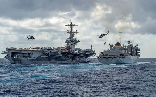 4 Rudal Balistik Iran Hantam Kapal Induk AS USS Abraham Lincoln