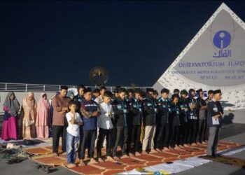 Momentum Ramadan, OIF UMSU Gelar Pengamatan dan Salat Gerhana Bulan serta Buka Bersama