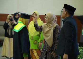 Aisyiyah Wisuda 105 Lansia, Tegaskan Komitmen Wujudkan Lansia Sehat dan Bermartabat
