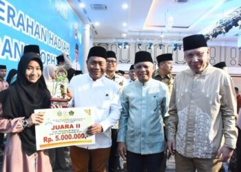 Afifah Hiya al-'Ulya Alfarisi Manurung, menjadi pemenang II lomba Hafalan 5 Juz pada MTQ tingkat Sumatera Utara tahun 2025