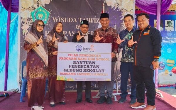 Lazismu Langkat Salurkan Bantuan Program Save Our School untuk Pengecatan Perguruan Muhammadiyah Stabat*