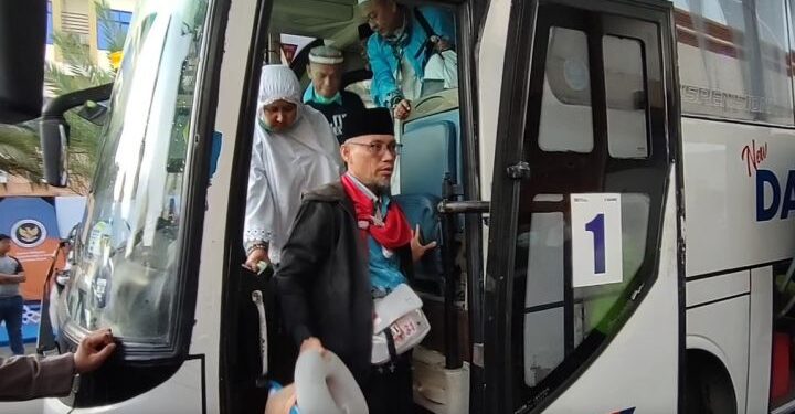 Jamaah Haji Kloter 01-Mess Mendarat di Bandara Kualanamu
