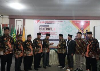 Unggul dalam Pendataan Digital Muhammadiyah, PDM Asahan Terima Laptop Penghargaan