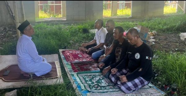 Salat Ashar Perdana Tandai Babak Baru Masjid Batak Dalihan Na Tolu Sulawesi Selatan di Maros