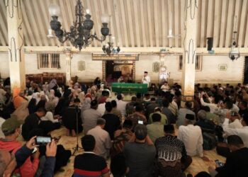 Muhammadiyah dan ‘Aisyiyah Lepas Kepergian Prof Siti Chamamah Soeratno