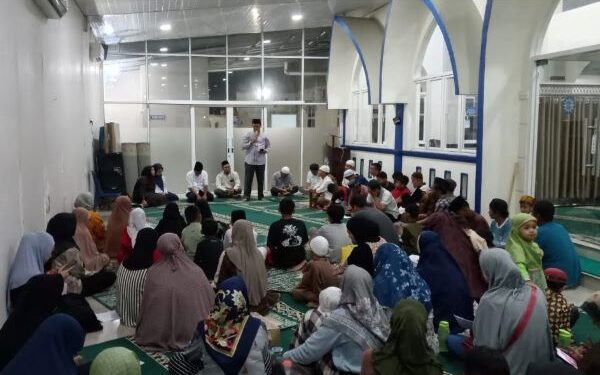PRM Gedung Johor Salurkan  Beasiswa Pendidikan untuk Anak Dhuafa