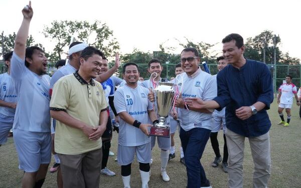 Semarak Kemerdekaaan RI: Rektorat FC Raih Piala Rektor UMSU, Bungkam FEB FC 3-0
