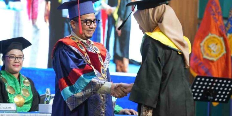 Pascaakuisisi Stikes Indah UMSU Wisuda 29 Lulusan, Rektor Siapkan Beasiswa dan Peluang Kerja Internasional